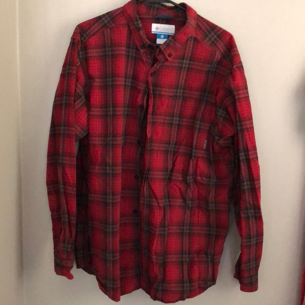 Columbia! Long sleeve button down shirt